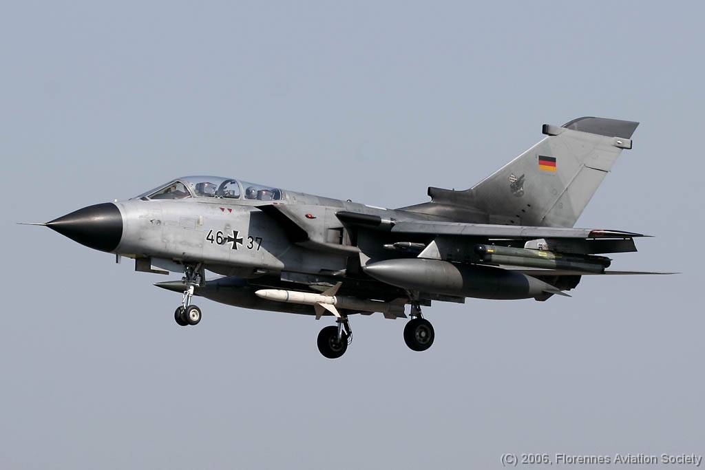 10 ETSL060511 Tornado ECR 46+37 DK 01 German Air Force Tornado ECR 46+37 of JBG-32 - Lechfeld AB, 11 May 2006 (C) Didier Kories